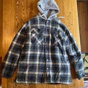 Large button up jacket from Canyons Guide. Only worn ONCE. PERFECT CONDITION.